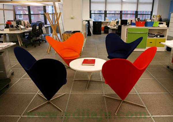 心型椅子(Verner Panton Heart Shaped Cone Chair)場景圖片5