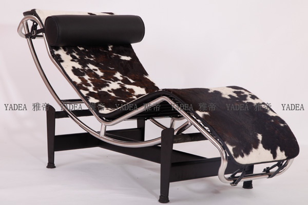 黑白棕奶牛皮柯布西耶躺椅
