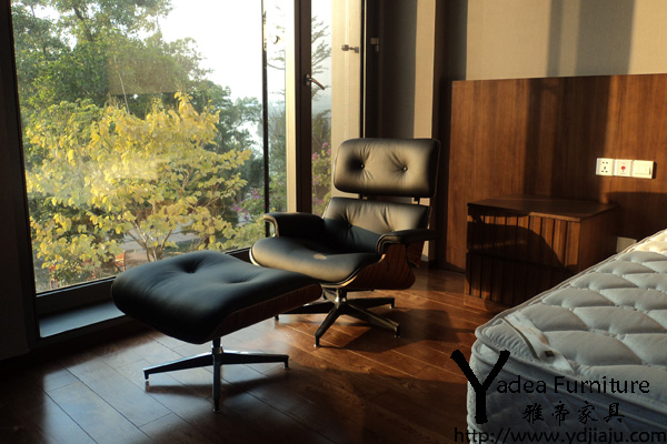 伊姆斯休閑椅（Eames Lounge Chair）