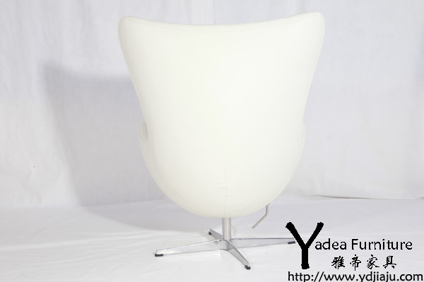 白色蛋椅（white egg chair）