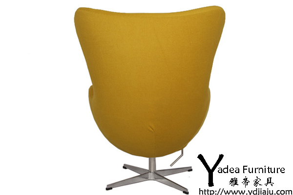 黃色蛋椅（yellow egg chair）