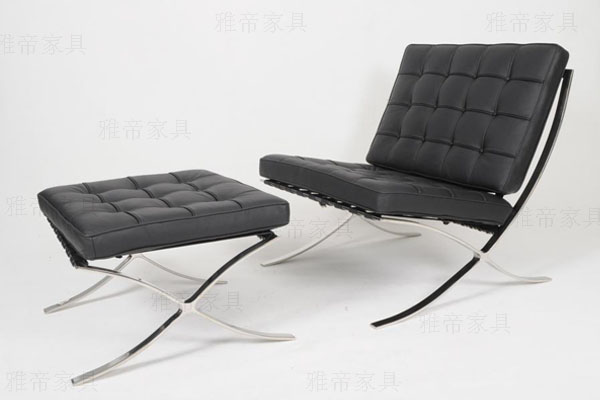 意皮巴塞羅那椅（Barcelona Chair In Italian Leather）