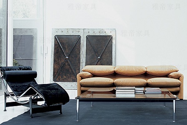 柯布西耶設(shè)計(jì)的躺椅(Chaise Longue chair LC4)