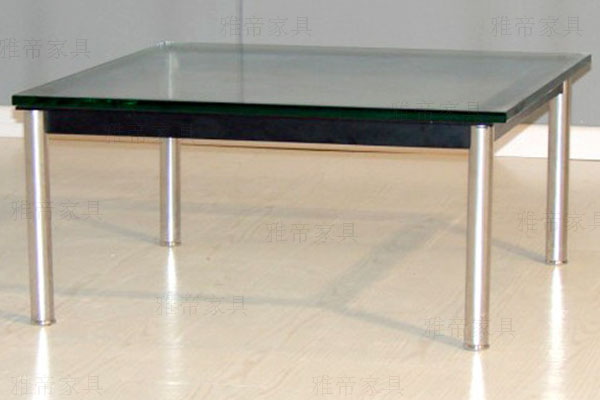 柯布西耶設(shè)計(jì)的咖啡桌(Le Corbusier Coffee Table LC10)