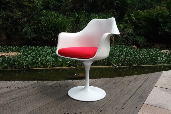 Saarinen Tulip Armchair（郁金香餐椅子）