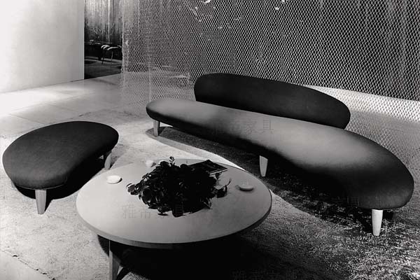 鵝卵石沙發(fā)(Isamu Noguchi Freeform Sofa)