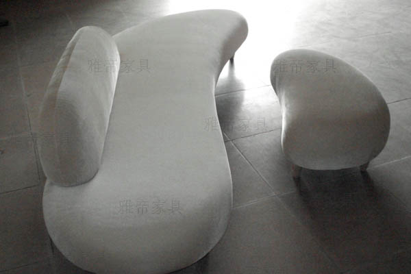 鵝卵石沙發(fā)(Isamu Noguchi Freeform Sofa)