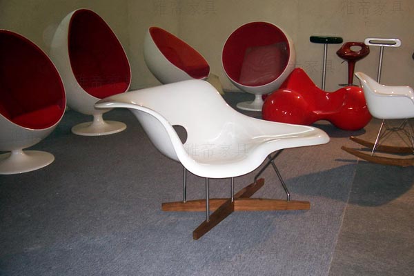 貝殼貴妃椅(Eames La Chaise) 貝殼貴妃椅(Eames La Chaise)