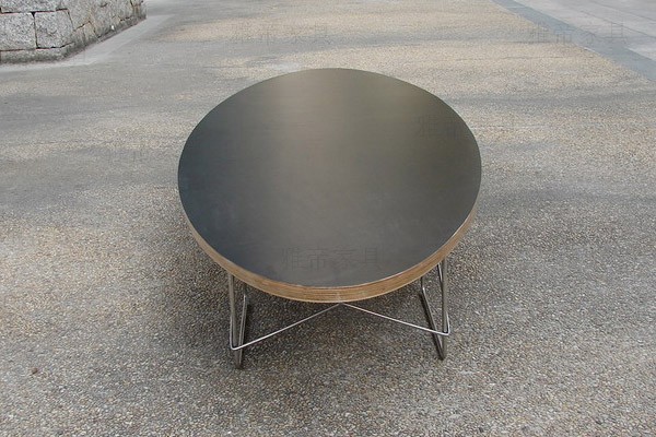 伊姆斯橢圓形桌子(Elipse Table)