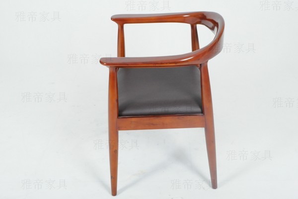 韋格納實木扶手椅（Juliana Armchair）