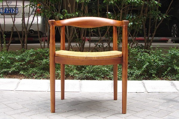 韋格納實木扶手椅（Juliana Armchair）