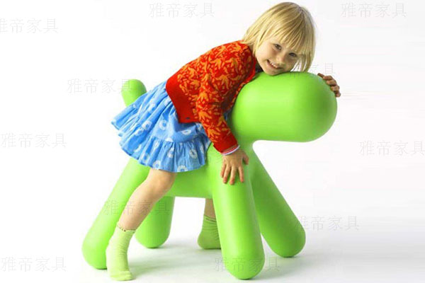 小狗椅(Puppy Chair)