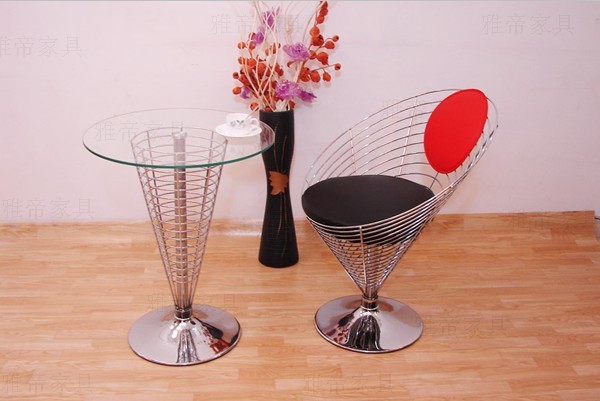 椎形鐵線椅(Wire Cone Chair)