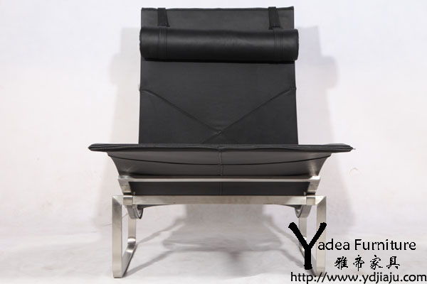 PK24 Lounge Chair