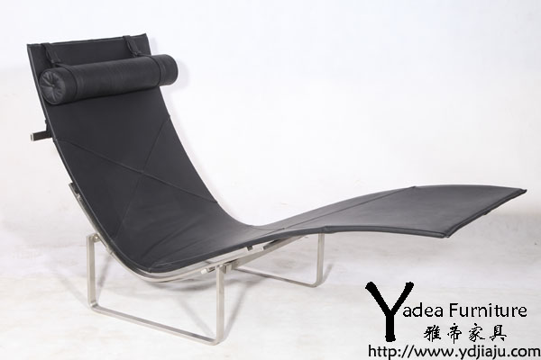 PK24 Lounge Chair