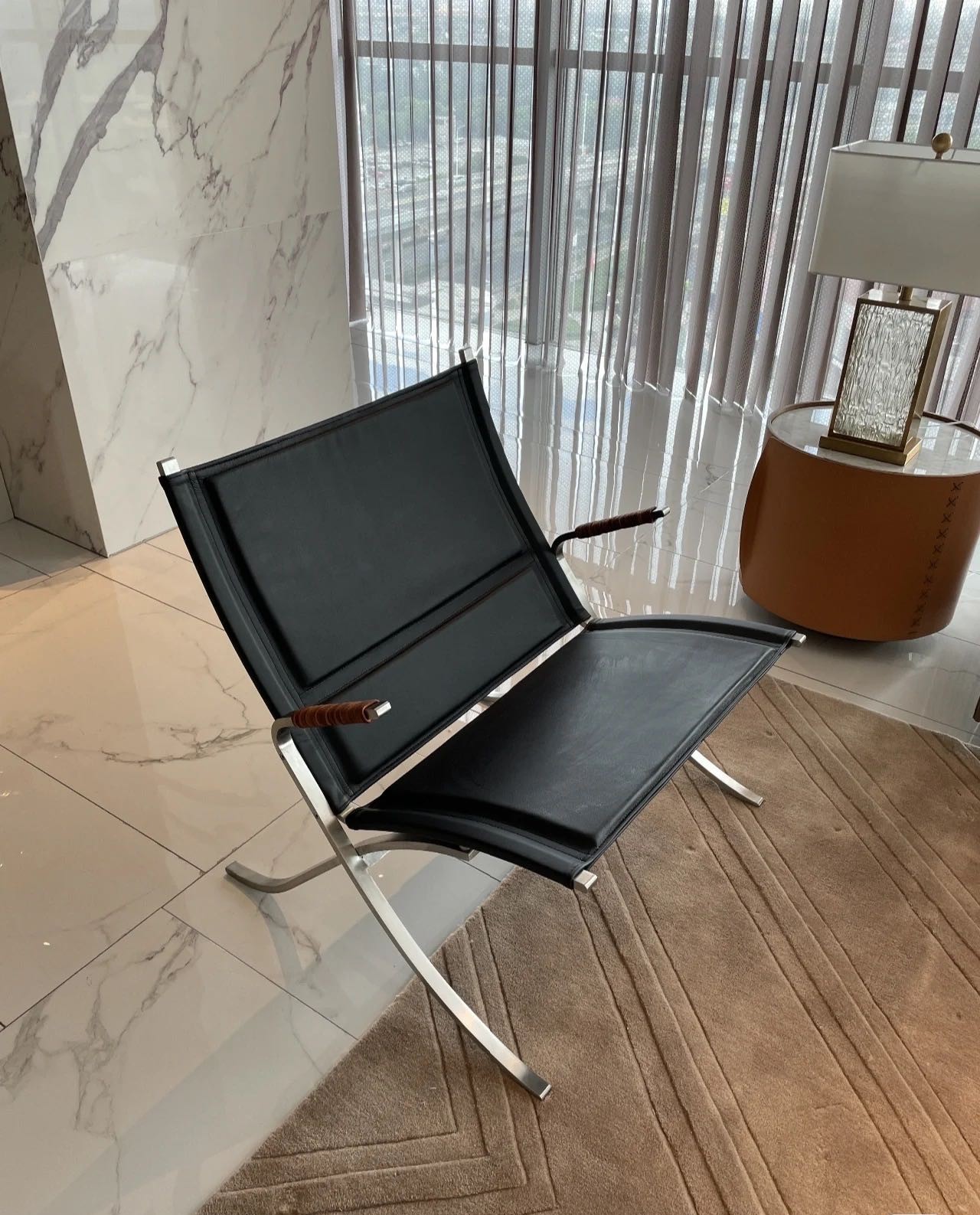 邂逅經(jīng)典 | FK82 椅子，包豪斯美學(xué)的現(xiàn)代演繹